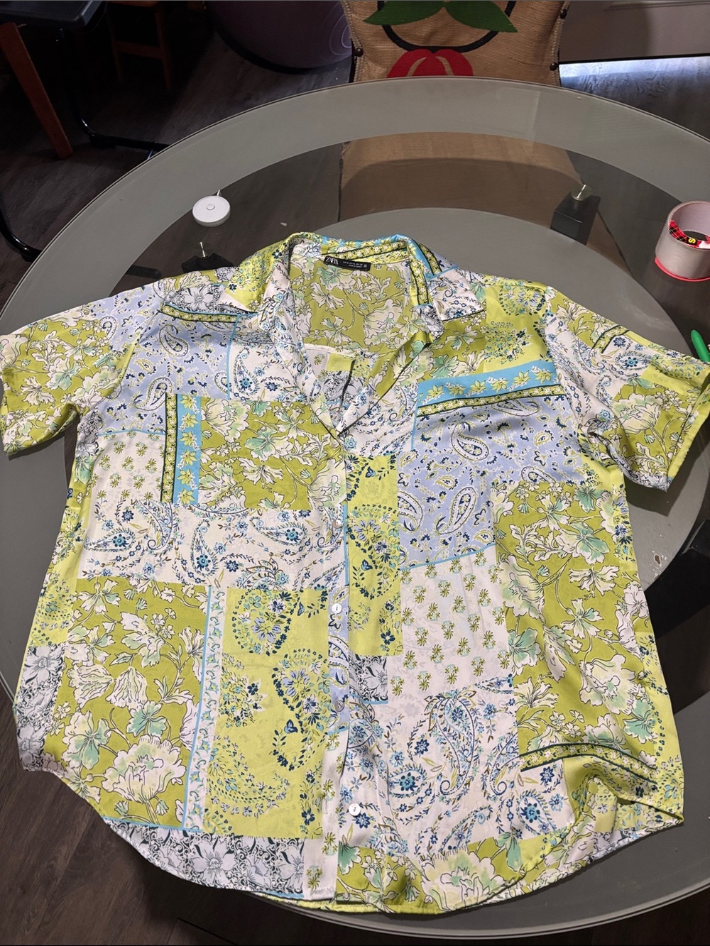 Zara women’s  Short-Sleeve Patchwork Floral Shirt in Lime & Light Blue silk xl